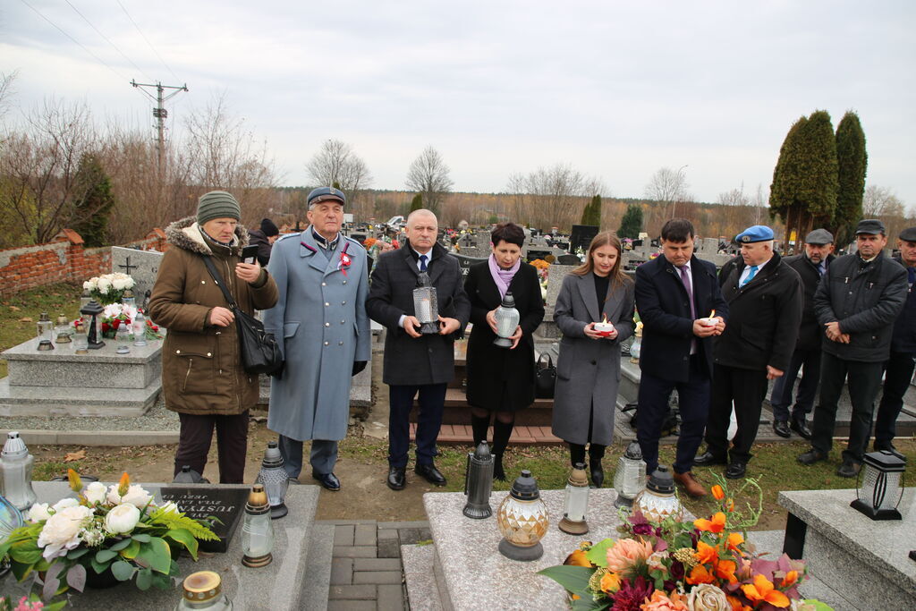 ODSŁONIĘCIE TABLICY PAMIĄTKOWEJ