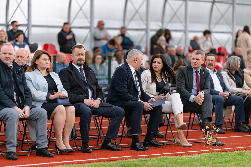 
                                                       Otwarcie stadionu
                                                