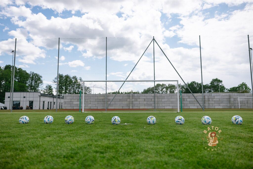
                                                       Otwarcie stadionu
                                                