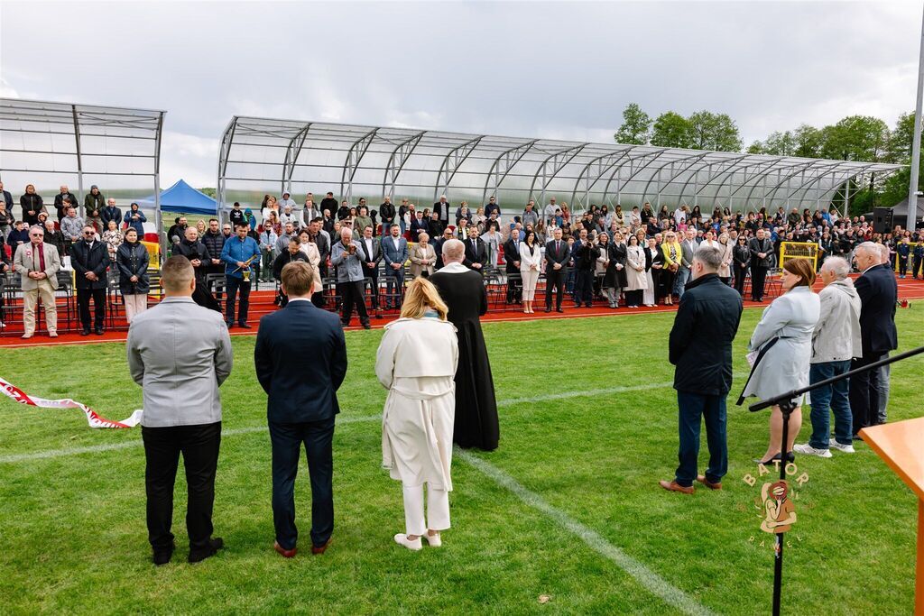 
                                                       Otwarcie stadionu
                                                