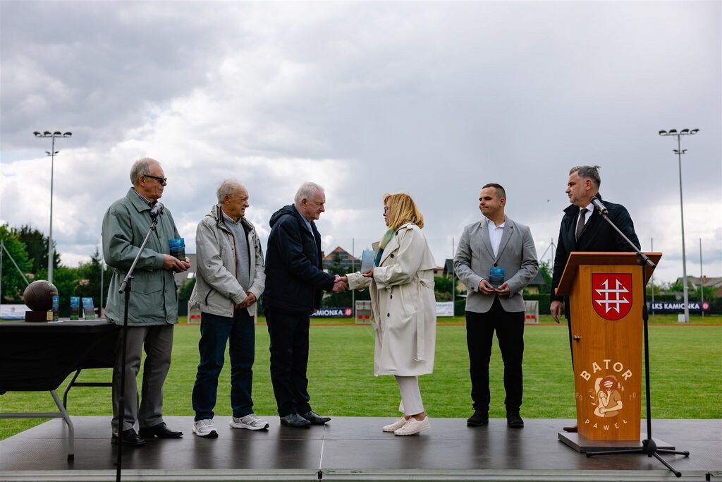 
                                                       Otwarcie stadionu
                                                