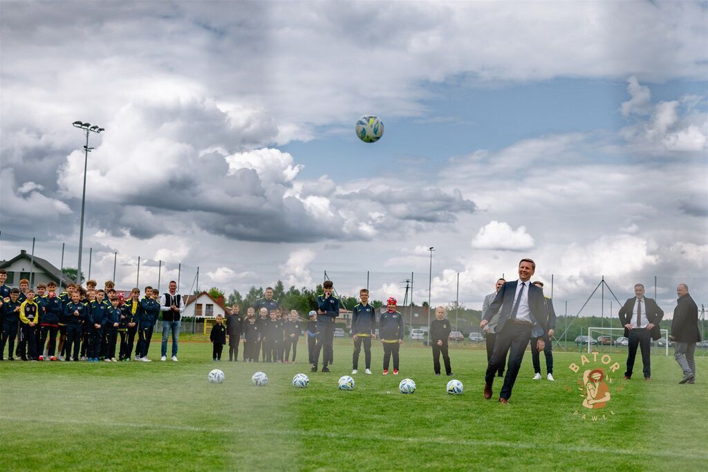 
                                                       Otwarcie stadionu
                                                
