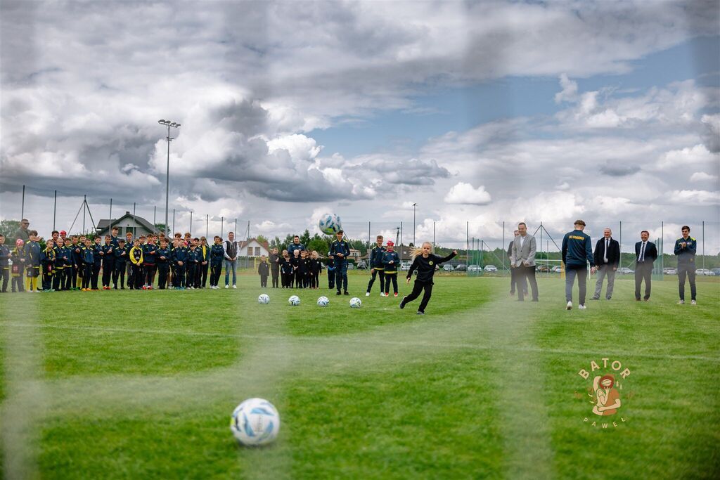 
                                                       Otwarcie stadionu
                                                