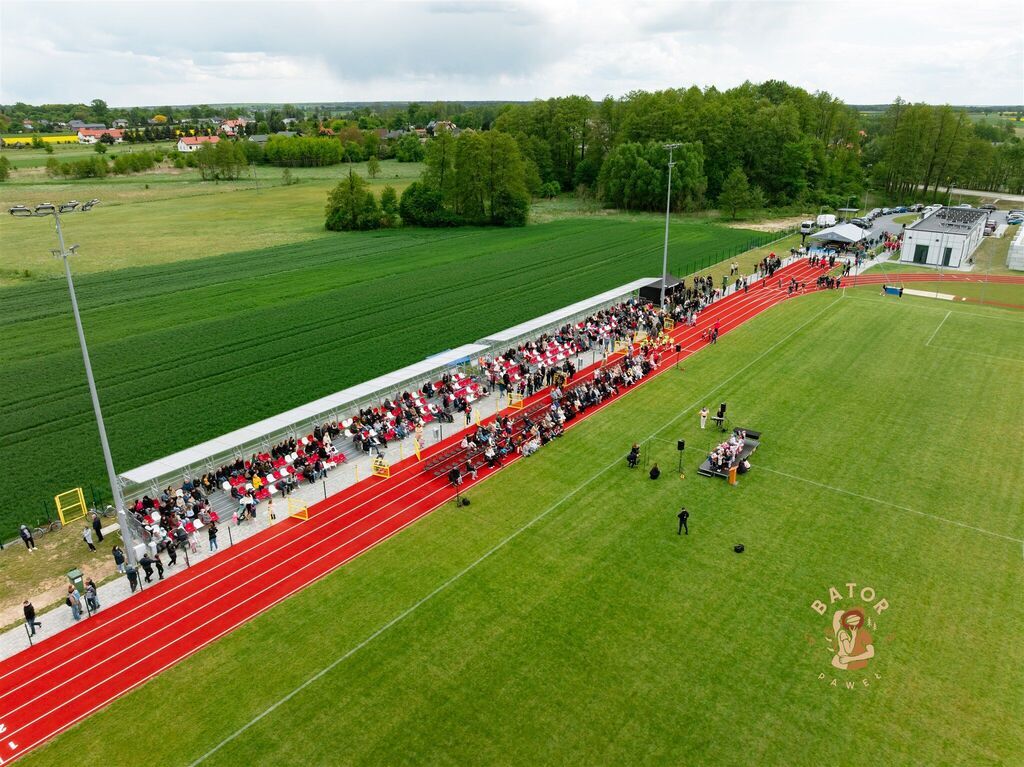 
                                                       Otwarcie stadionu
                                                