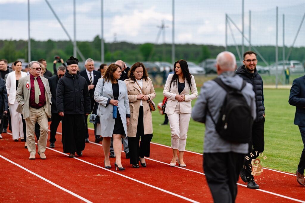 
                                                       Otwarcie stadionu
                                                