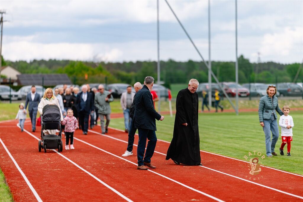 
                                                       Otwarcie stadionu
                                                