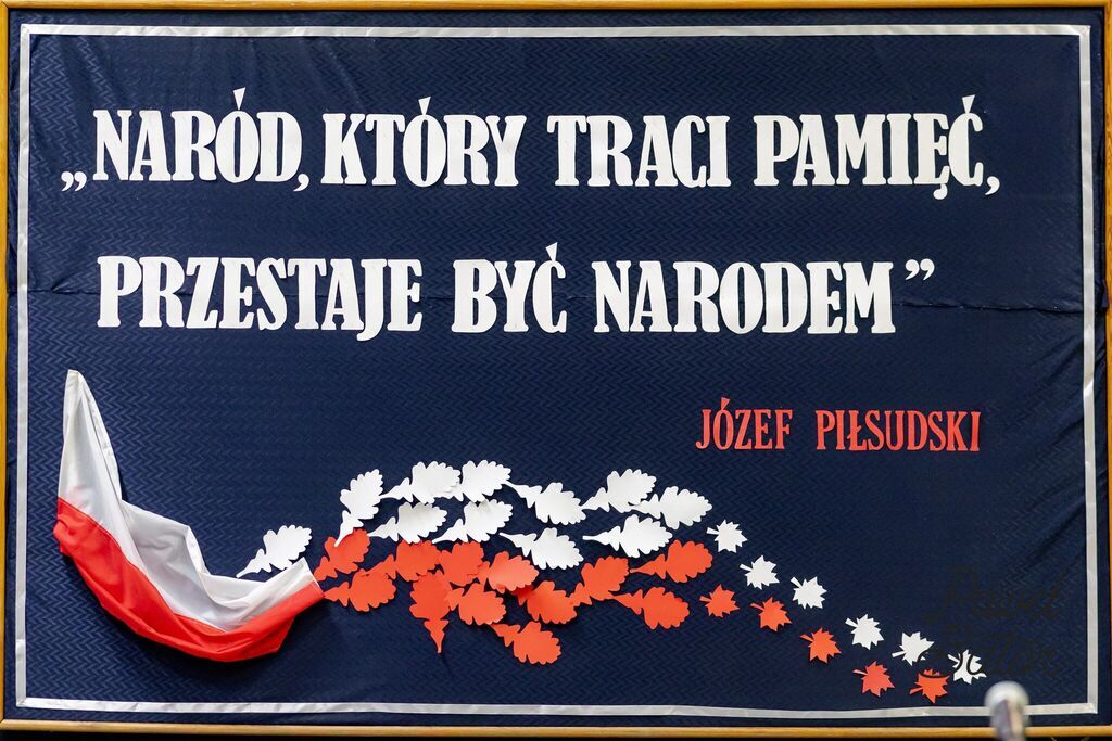 
                                                       Koncert pieśni patriotycznych 2
                                                