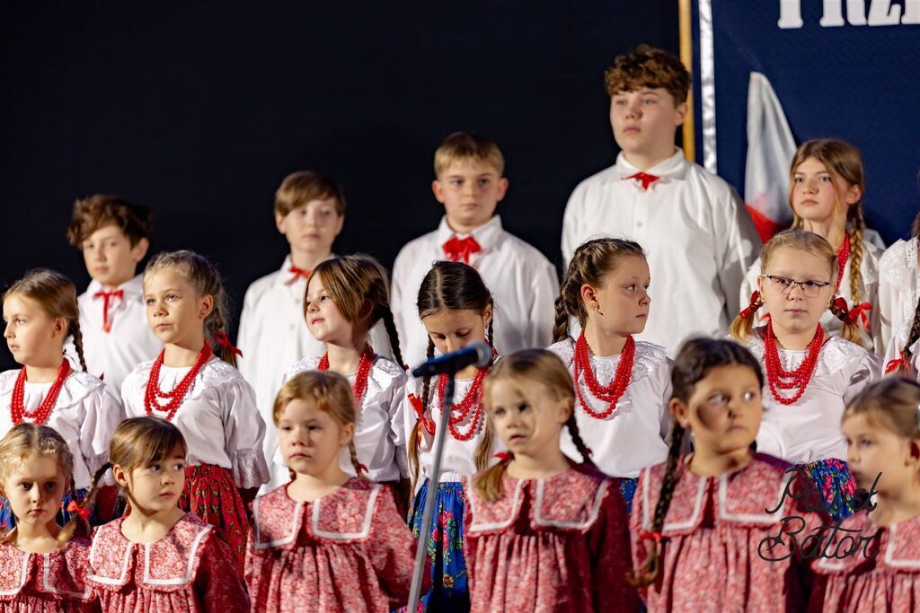 
                                                       Koncert pieśni patriotycznych 6
                                                