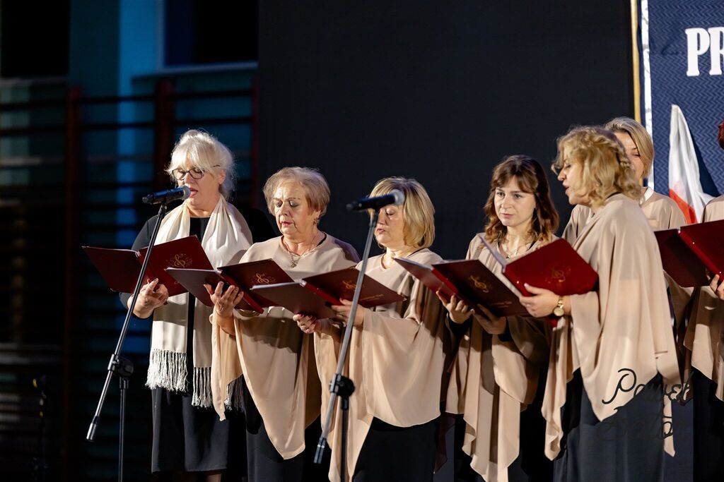 
                                                       Koncert pieśni patriotycznych 8
                                                