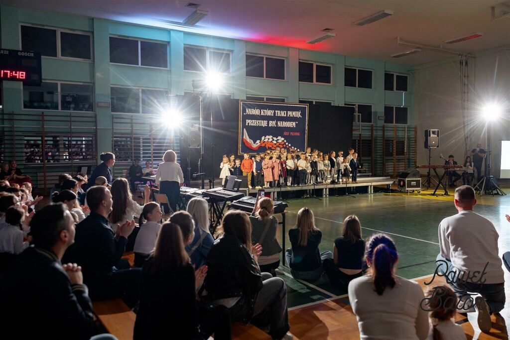 
                                                       Koncert pieśni patriotycznych 10
                                                