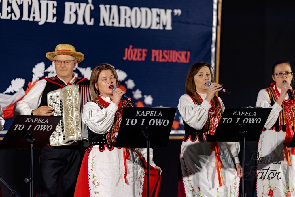 
                                                       Koncert pieśni patriotycznych 10
                                                