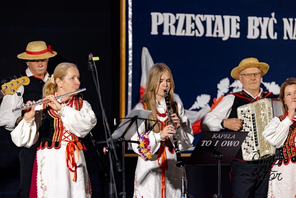 
                                                       Koncert pieśni patriotycznych 10
                                                