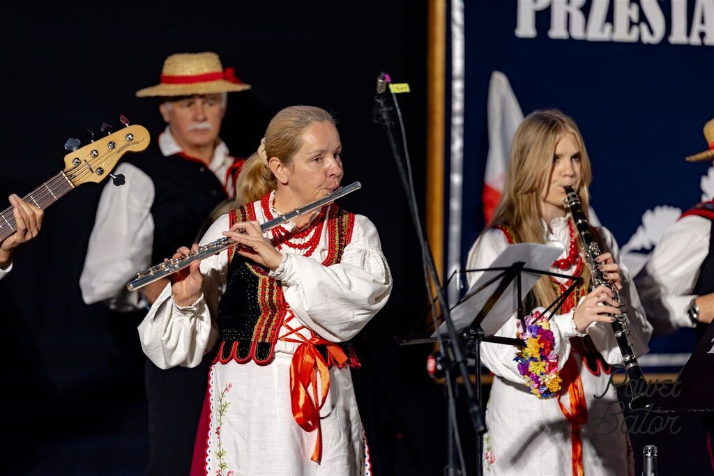 
                                                       Koncert pieśni patriotycznych 11
                                                
