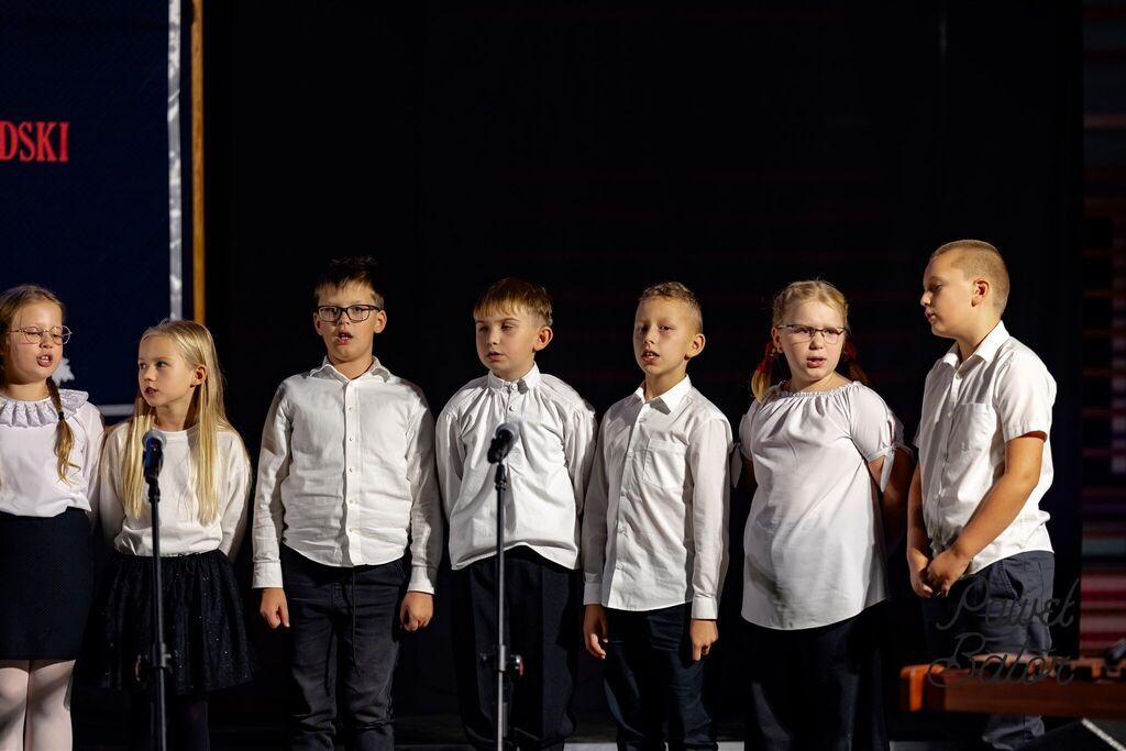 
                                                       Koncert pieśni patriotycznych 11
                                                