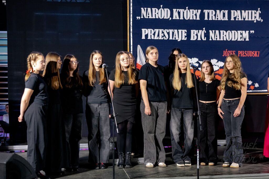 
                                                       Koncert pieśni patriotycznych 11
                                                
