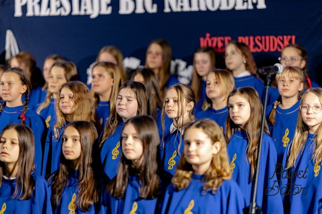 
                                                       Koncert pieśni patriotycznych 12
                                                