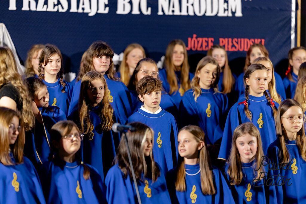 
                                                       Koncert pieśni patriotycznych 13
                                                