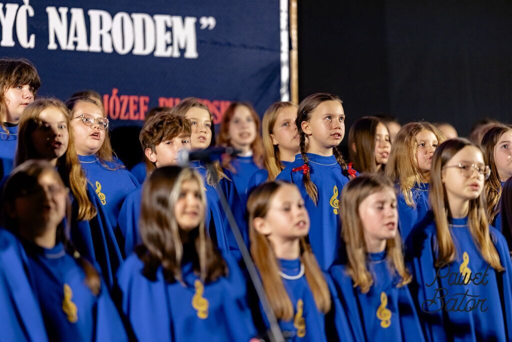 
                                                       Koncert pieśni patriotycznych 13
                                                