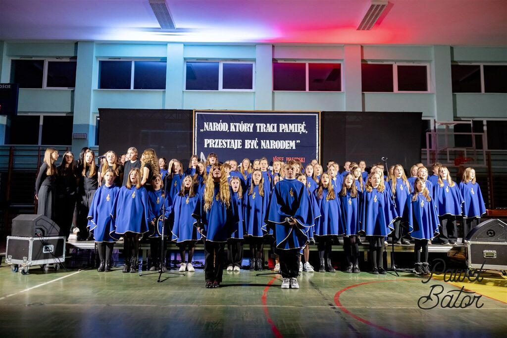 
                                                       Koncert pieśni patriotycznych 13
                                                