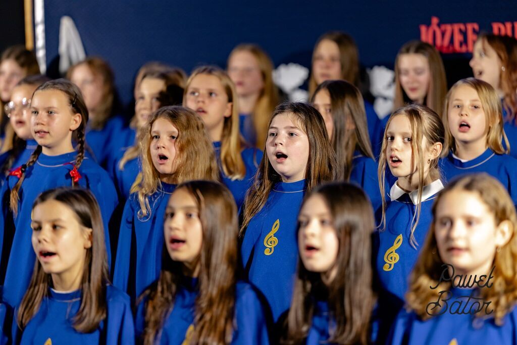 
                                                       Koncert pieśni patriotycznych 13
                                                