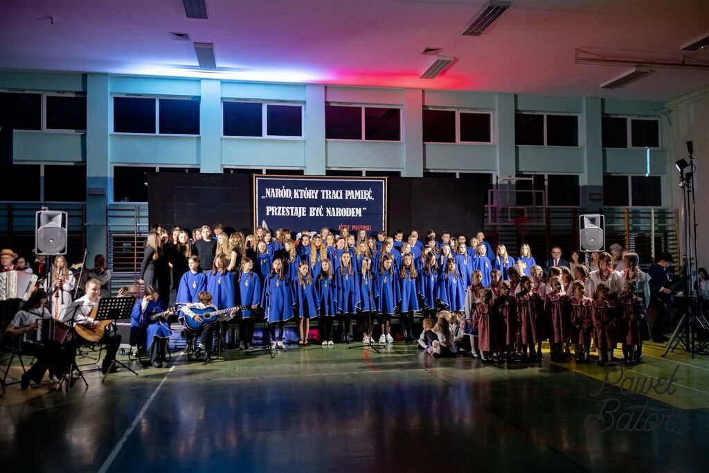 
                                                       Koncert pieśni patriotycznych 13
                                                