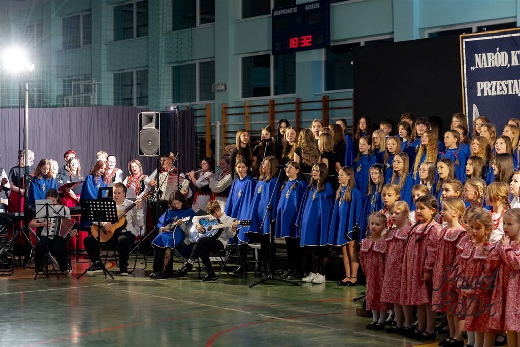 
                                                       Koncert pieśni patriotycznych 13
                                                