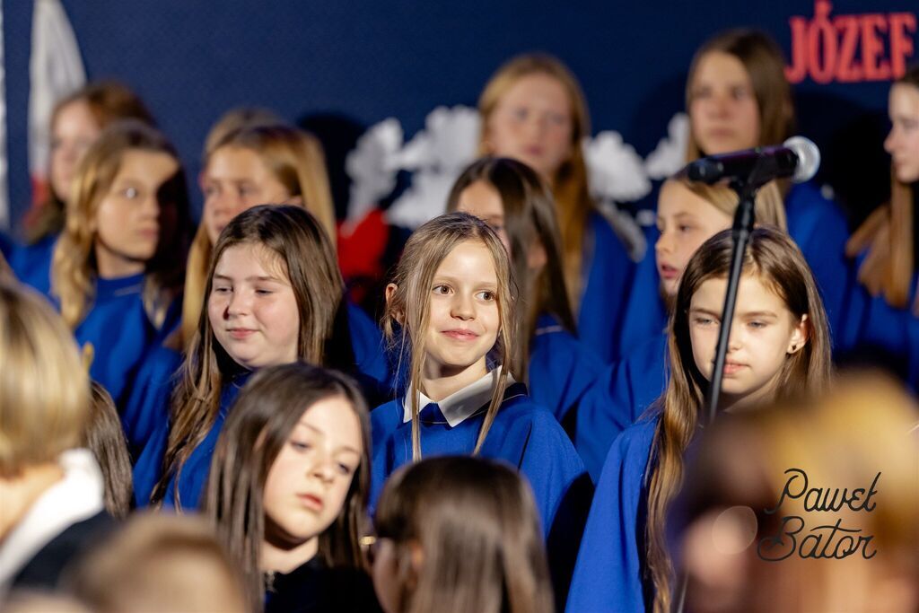 
                                                       Koncert pieśni patriotycznych 14
                                                