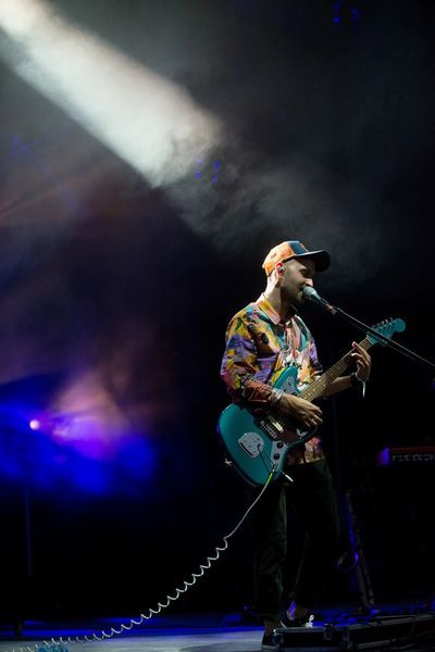 Występ muzyczny na scenie