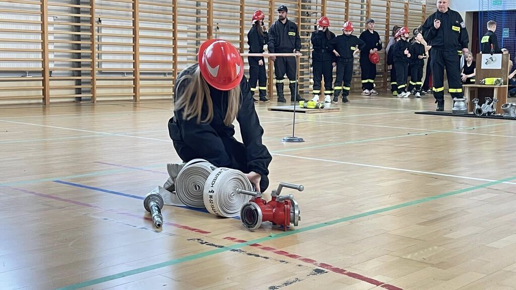 I Gminne Halowe Młodzieżowe Zawody Sportowo-Pożarnicze