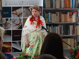 Nikola Seget – uczennica Szkoły Podstawowej w Rzuchowie – zdobyła II miejsce w Powiatowym Konkursie Gwary Śląskiej „Tukej piyknie godomy” w Raciborzu