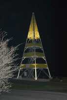 Wieża widokowa nocą