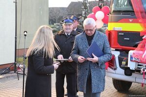 2024-12-18 Przekazanie nowego samochodu ratowniczo - gaśniczego dla OSP Pogrzebień