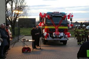 2024-12-18 Przekazanie nowego samochodu ratowniczo - gaśniczego dla OSP Pogrzebień