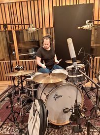 Zespół Chłopcy Kontra Basia z gościnnym udziałem wybitnej pianistki jazzowej Agi Derlak