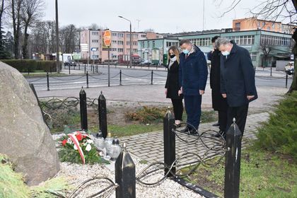 Rocznica zbrodni katyńskiej i tragedii smoleńskiej w Krasnymstawie