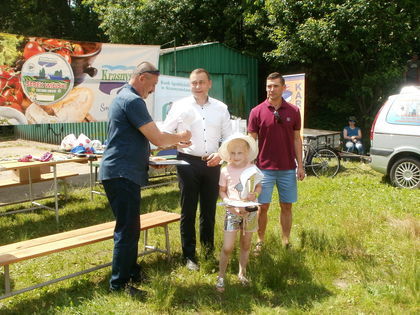 Zawody wędkarskie z okazji Dnia Dziecka 