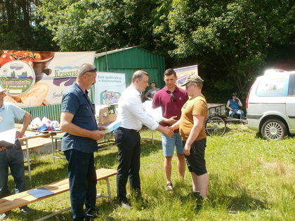 Zawody wędkarskie z okazji Dnia Dziecka 