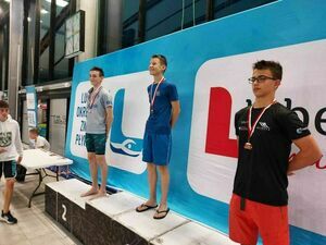 11 medali trójki zawodników UKS Wodnik Krasnystaw na Mistrzostwach Województwa Lubelskiego w Pływaniu (Fot. UKS Wodnik Krasnystaw)