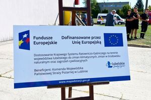 Przekazanie sprzętu strażackiego dla OSP Zastawie