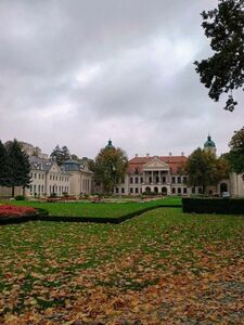 Senior ciekawy świata - wycieczka do Muzeum Zamoyskich w Kozłówce