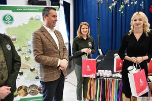 Przekazanie miastu sadzonek buka przez Zespół Lubelskich Parków Krajobrazowych