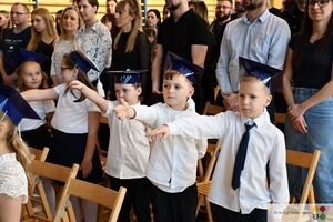 Pasowanie pierwszoklasistów na uczniów SP nr 4