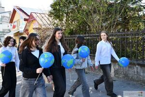 Obchody Dnia Ziemi w Krasnymstawie 2026. Zasadzenie klonu palmowego