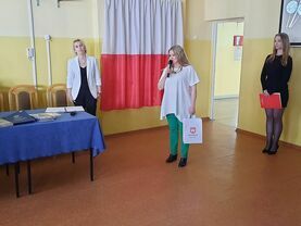 Zakończenie roku szkolnego maturzystów Liceum Ogólnokształcącego w Krośniewicach : Gmina Krośniewice