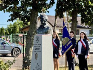 Odsłonięcie Muralu przy Szkole Podstawowej im. gen. W. Andersa w Nowem