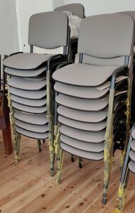 Krzesła zakupione do świetlicy