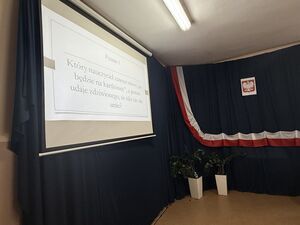 Ślubowanie klasy pierwszej w Liceum Ogólnokształcącym w Krośniewicach