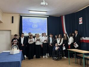 Ślubowanie klasy pierwszej w Liceum Ogólnokształcącym w Krośniewicach