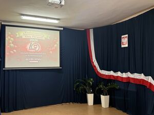 Ślubowanie klasy pierwszej w Liceum Ogólnokształcącym w Krośniewicach