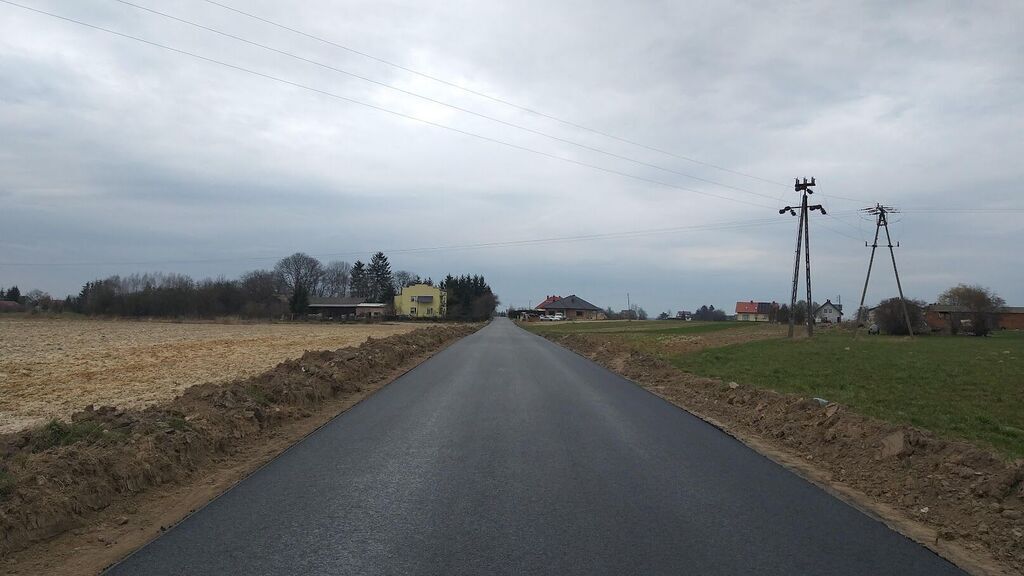 
                                                    Modernizacja dróg w Markuszowie: Syberia, Krańcowa, Błońska, droga za cmentarzem wraz z łącznikiem do Lubelskiej.
                                                